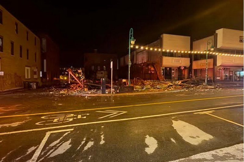 Incendie au restaurant O'Chevreuil : le Service de police de Sherbrooke ouvre une enquête